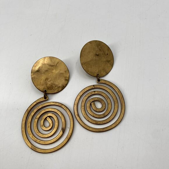 Vintage Martha Vancouver Sturdy Gold Clip On Earrings - Picture 2 of 4